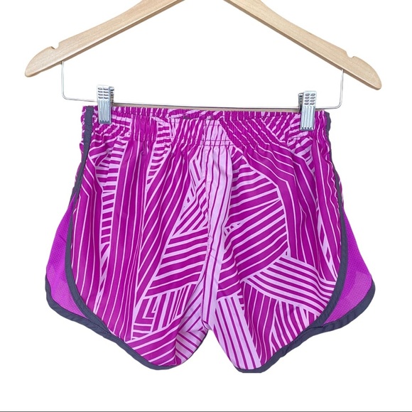 Umbro Women’s Active 2 in 1 Running Shorts Medium - Picture 3 of 5